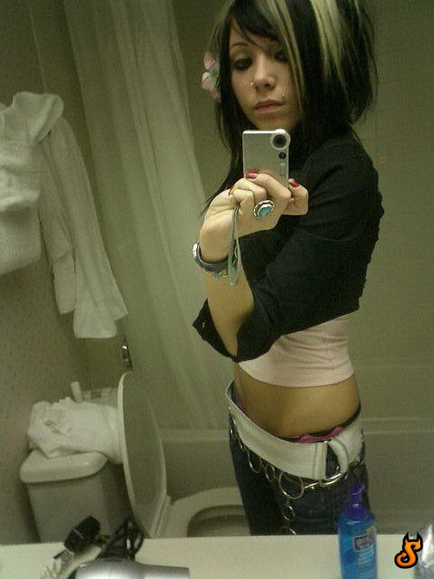 Nude emo chick ass