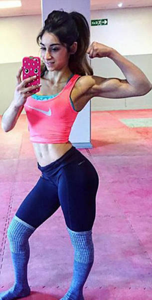 Formerly Anorexic Girl Enters A Bodybuilding Competition