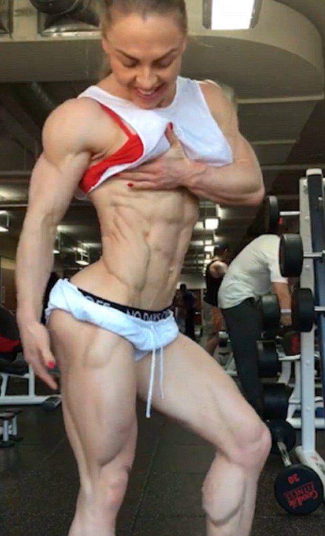 Bodybuilder Girl Shows Off Her Body With 0% Body Fat