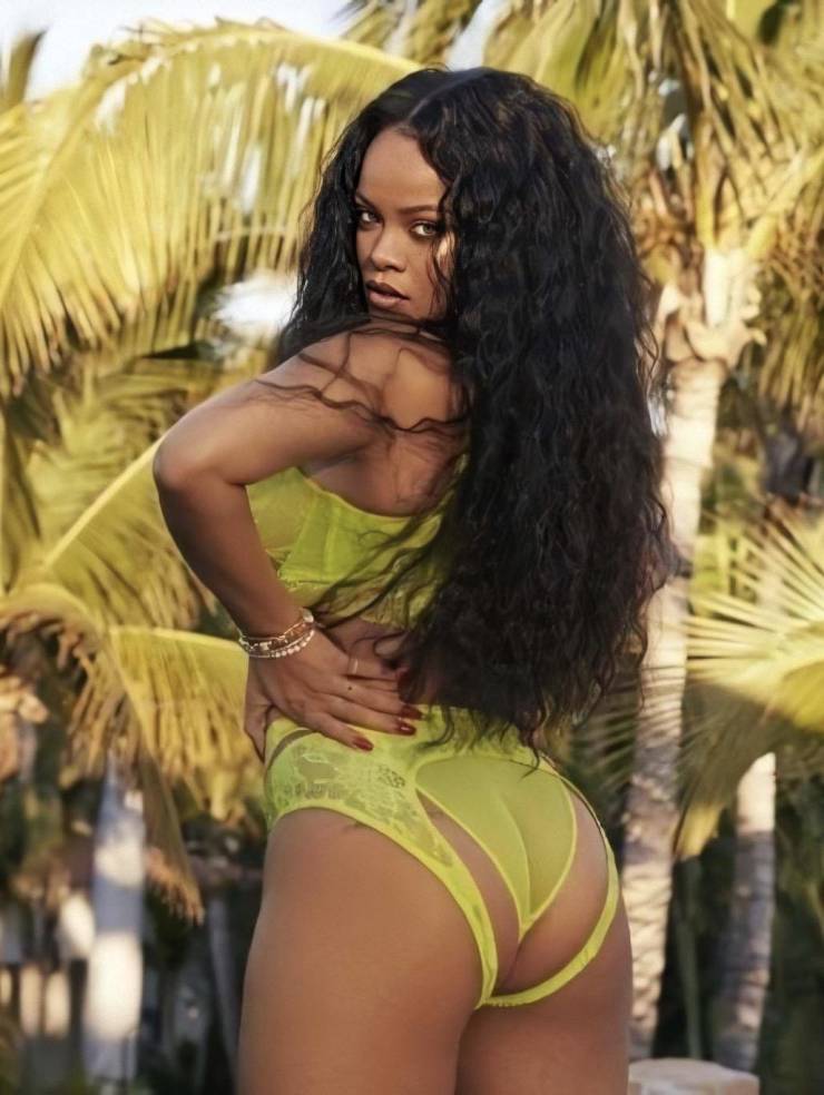 Exclusive Rihanna Content For Savage X Fenty