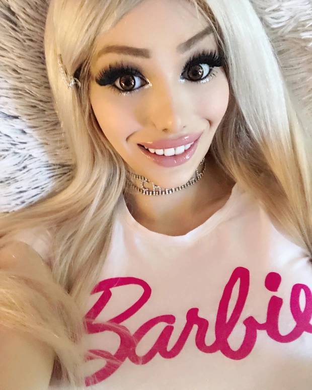 “real Life Barbie” Refuses To Work Because She Thinks She’s “too Hot For That” 14 Pics