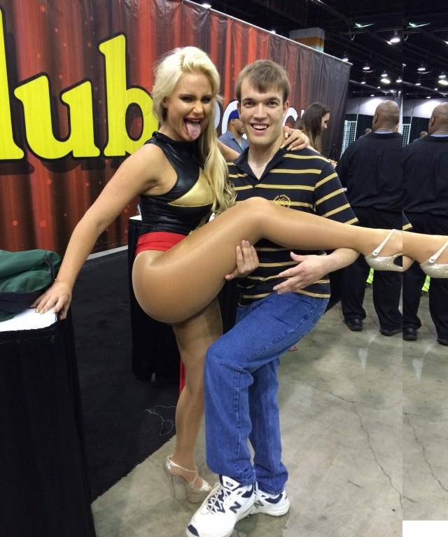 Guy Takes Photos With All Of His Favorite Stars – Porn Stars