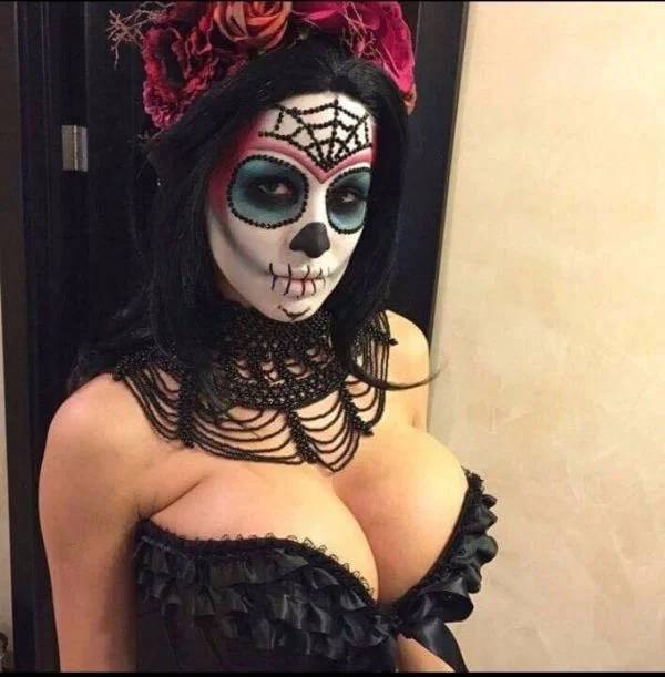 These Are Some Sexy Halloween Costumes!