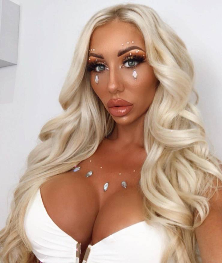Husband Paid For His Wife’s Surgeries, So That She Could Turn Into A Real-Life Barbie