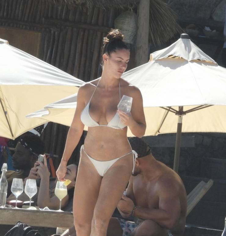 Slovakian Model Lucia Javorcekova Chilling On A Mexican Beach