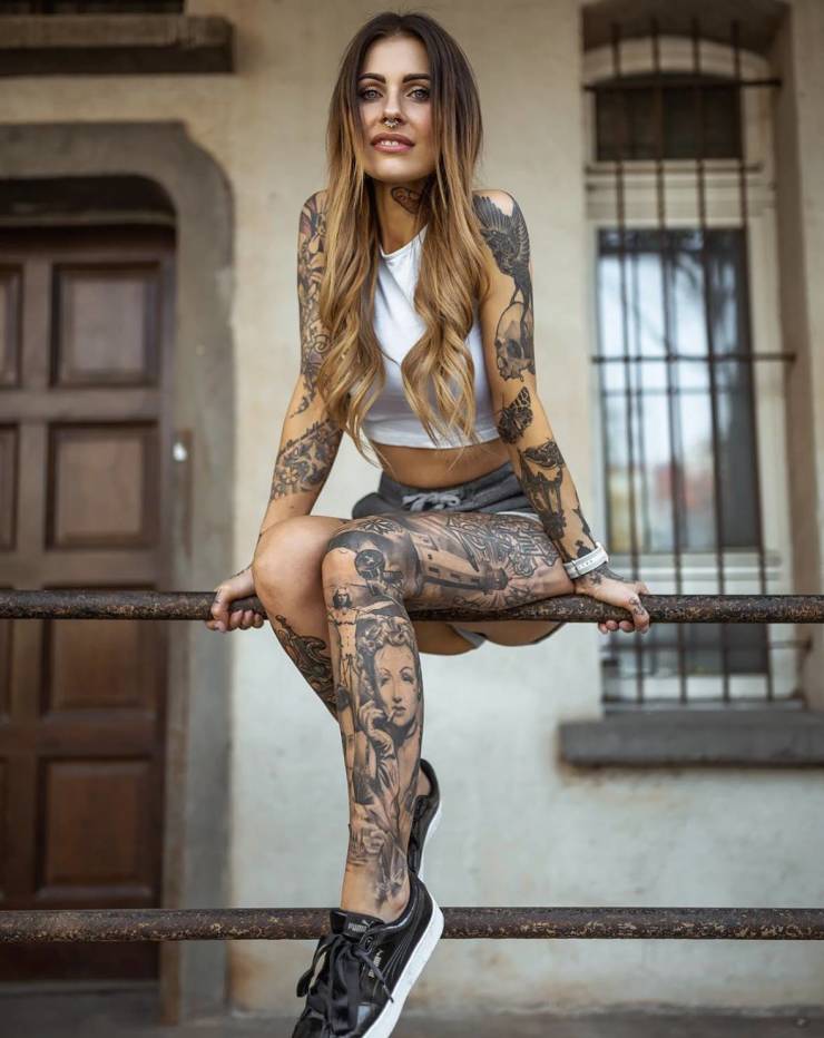 See The Full Spectrum With These Tattooed Girls!