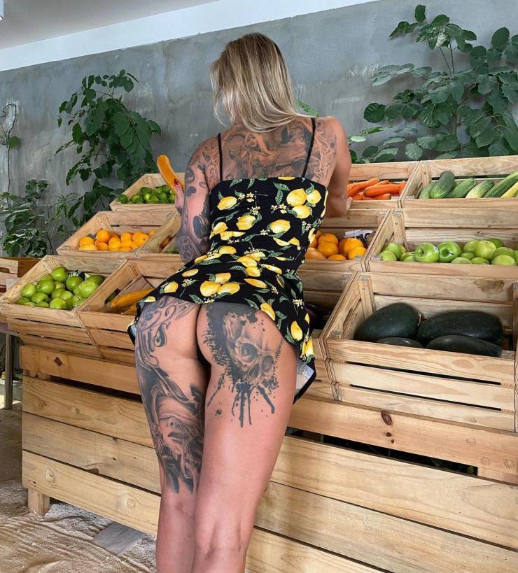 Tattooed Model Asks “Who Wants To Go On A Date With Me?”