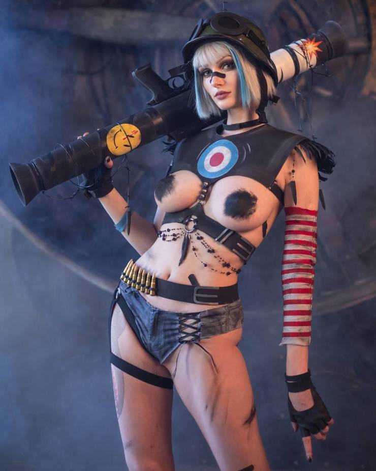 Hot Cosplay By Tniwe