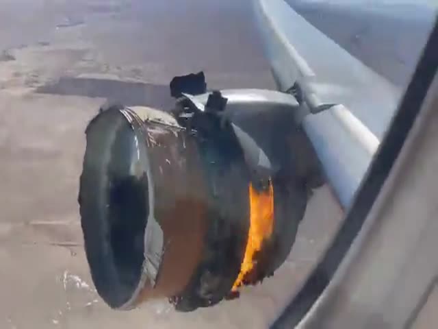 Boeing 777-200 Engine Explodes Before Landing