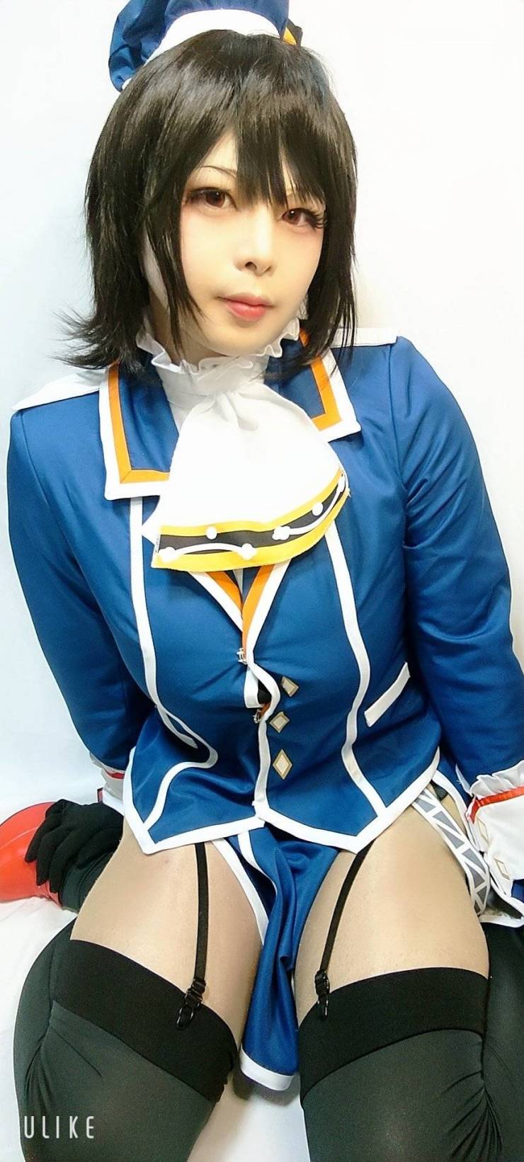This Cosplayer Girl Is Actually A 30-Year-Old Guy!