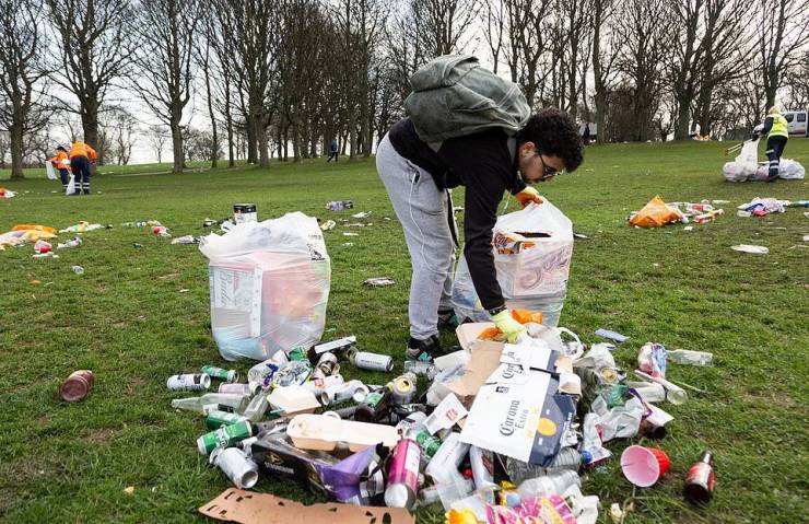 UK Left Covered In Tons Of Garbage As First Warm Days Of The Year Coincide With Loosening Of Quarantine Restrictions