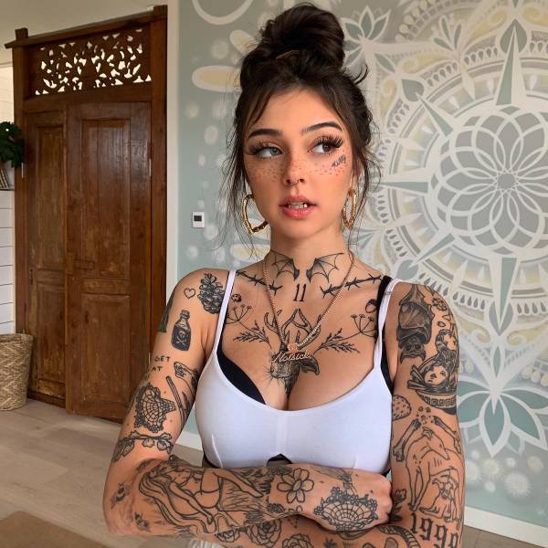 Pretty Girls With Nice… Tattoos