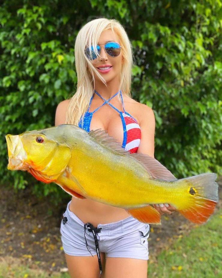 These Fishergirls Are Reeling In Hot!