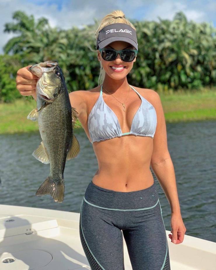 These Fishergirls Are Reeling In Hot!