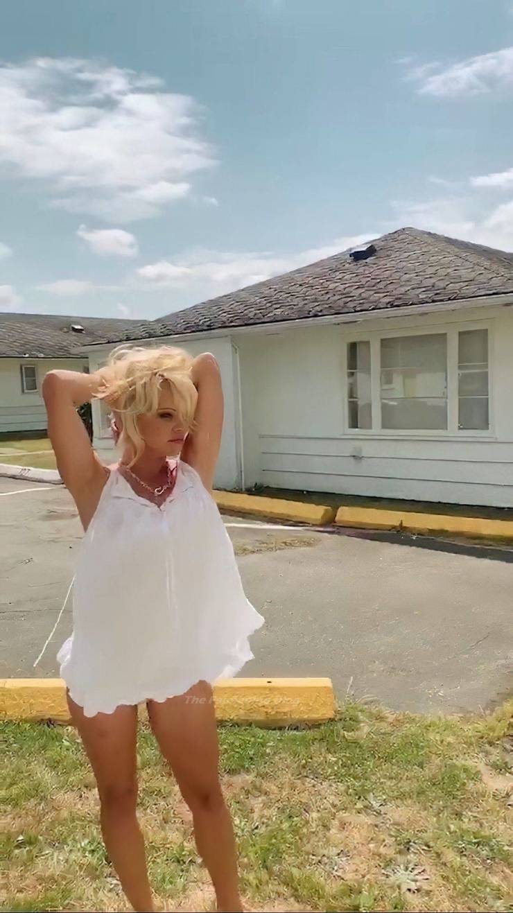 Pamela Anderson’s New Hot Photoshoot