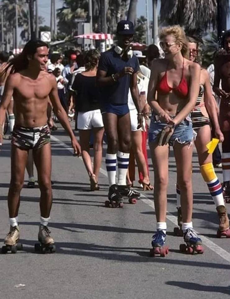 Back To The 80s: Roller Skating Around Venice, Los Angeles
