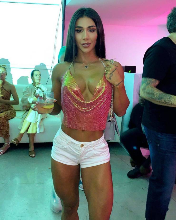 Turkish Bodybuilder Girl Banned From Flight Due To Her Revealing Outfit