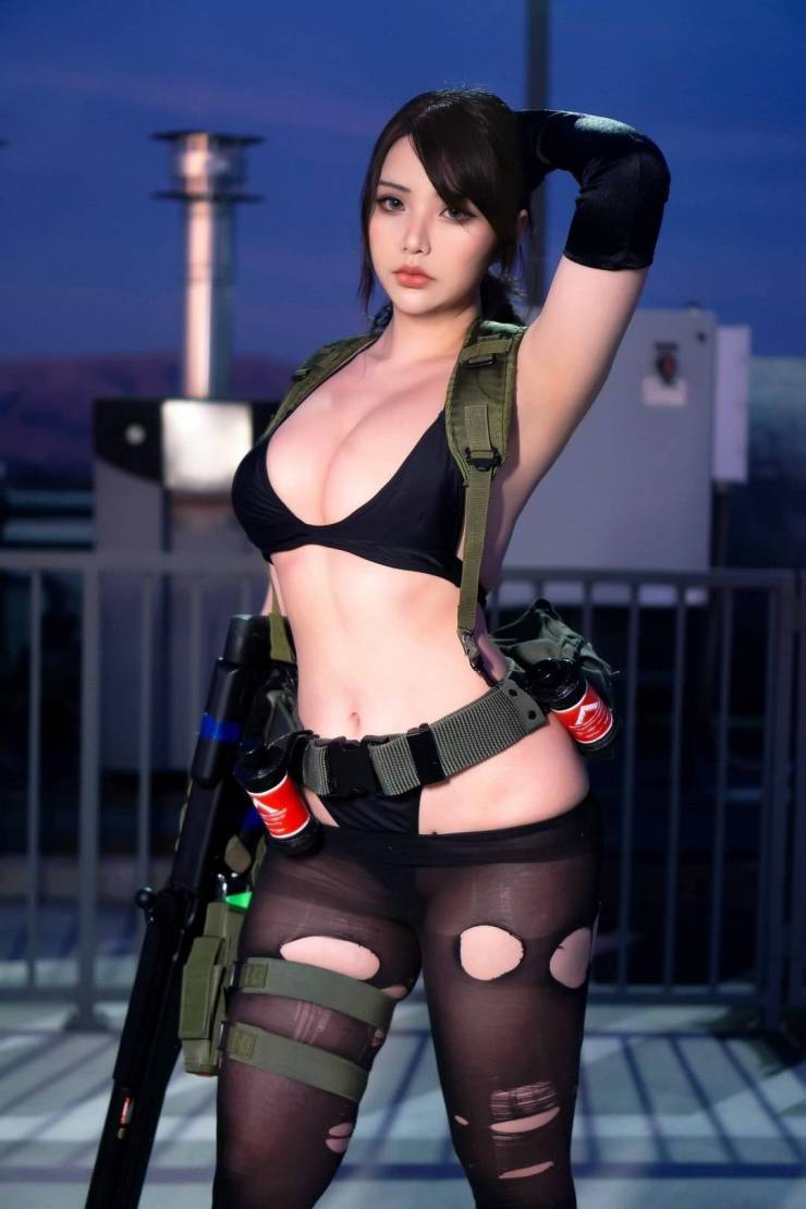 Even More Sexy Cosplay!