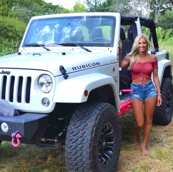 Hot Girls And Big Cars!