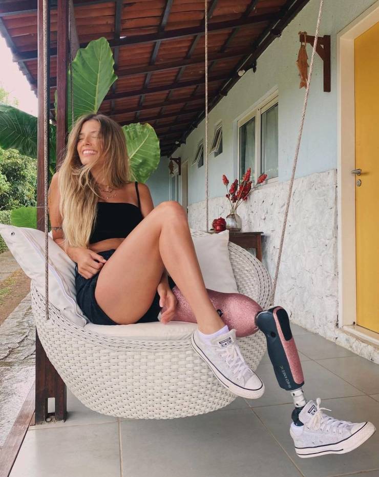 Paola Antonini – Brazilian Model Who Lost Her Leg In A Car Crash