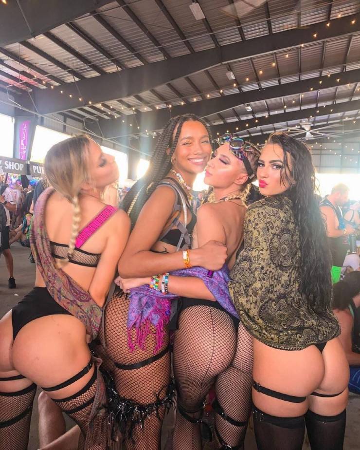 Here Are Some Music Festival Girls!