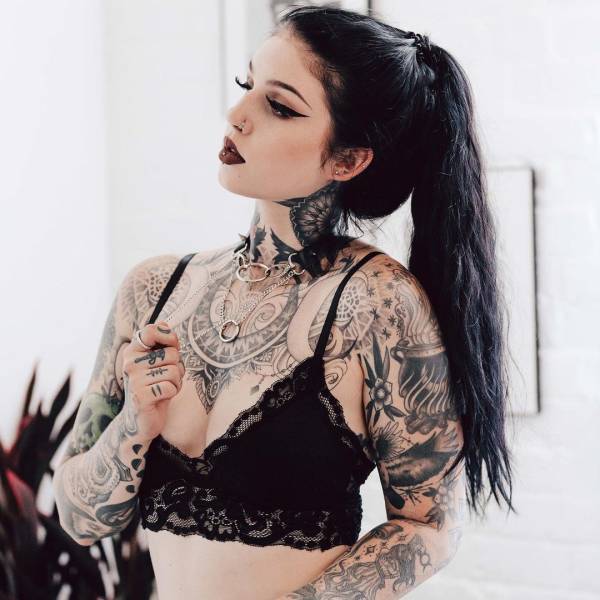 2016 Vs 2021: Tattoo Model Shows How She Looked Five Years Ago