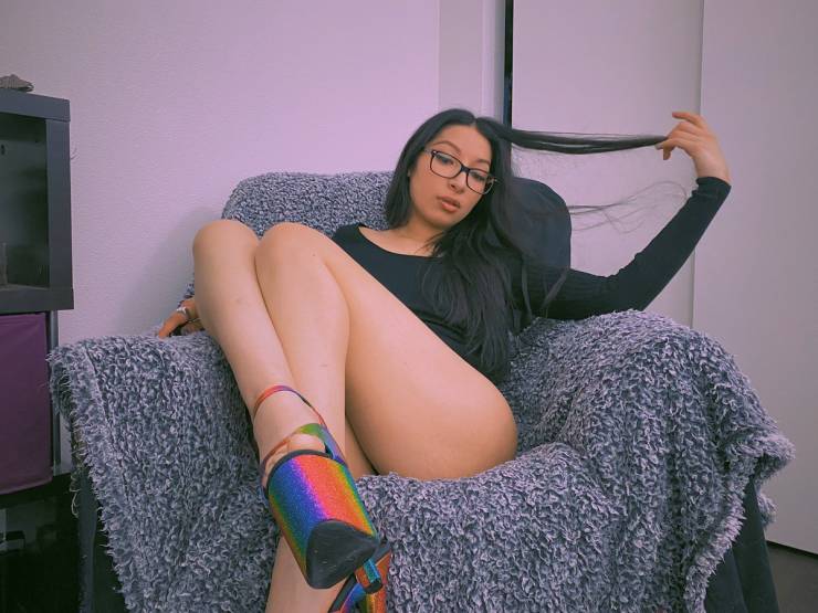 Sexy Girls With Beautiful Long Legs