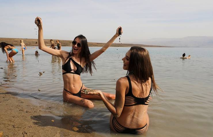 “Miss Universe” Contestants In A Dead Sea Photoshoot