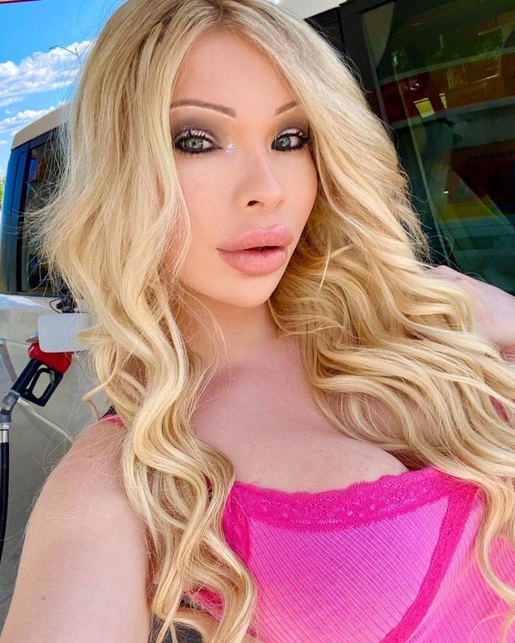 Girl Spends Over $67 Thousand To Look Like A “Barbie”