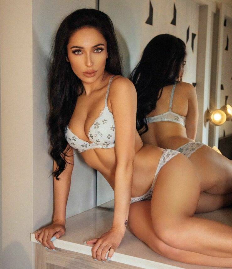 Girls In Sexy Lingerie