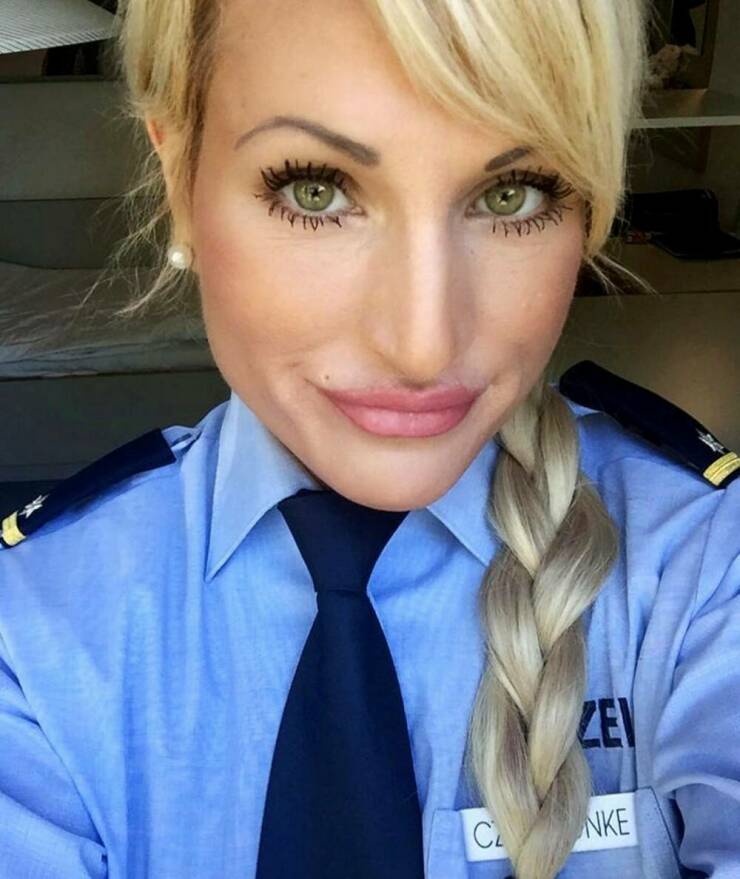 Policewoman Leaves Her Job To Become A Dominatrix