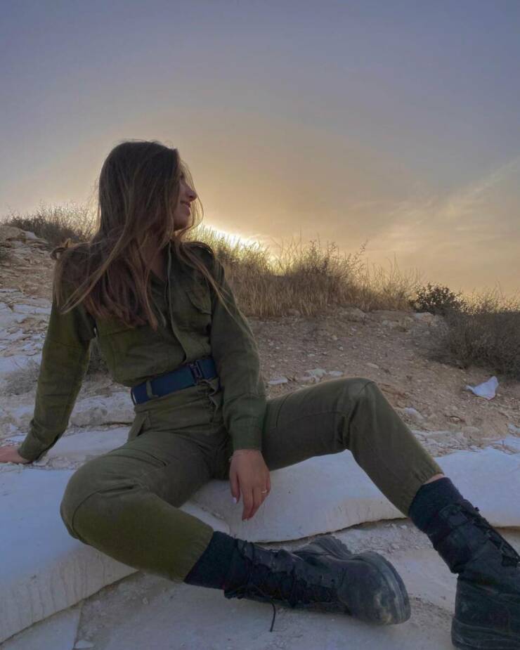 Israeli Army Girls With And Without Their Uniforms