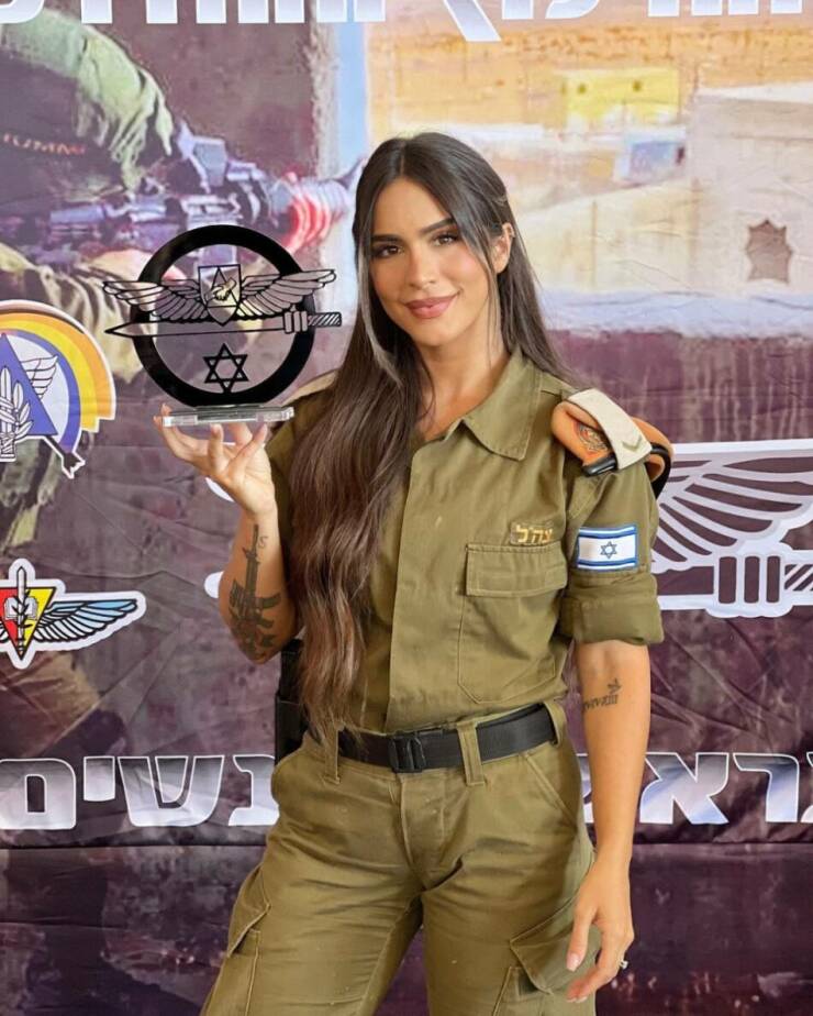 Israeli Army Girls With And Without Their Uniforms