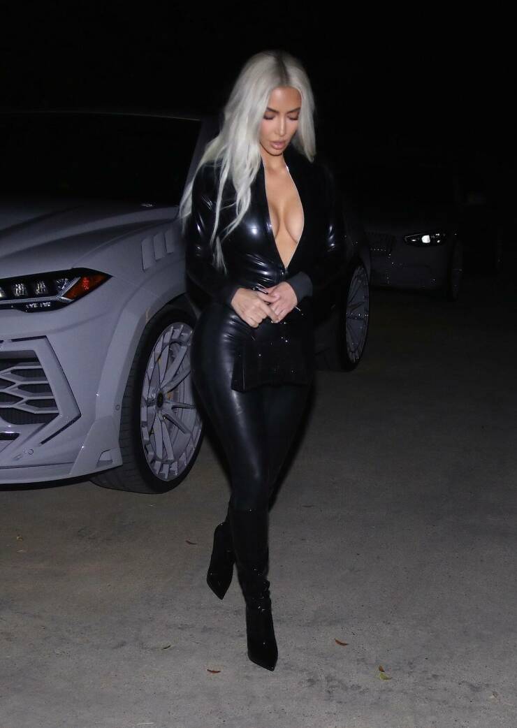 Kim Kardashian’s Tight Outfit