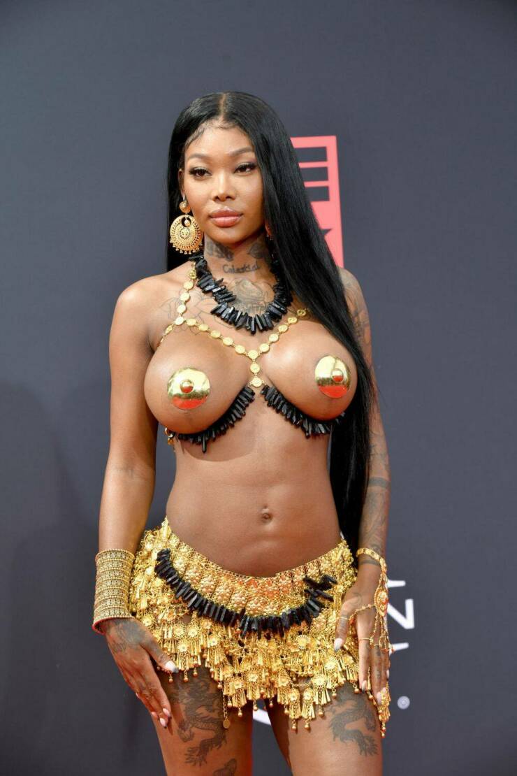 Summer Walker In Pasties At The 2022 BET Awards!