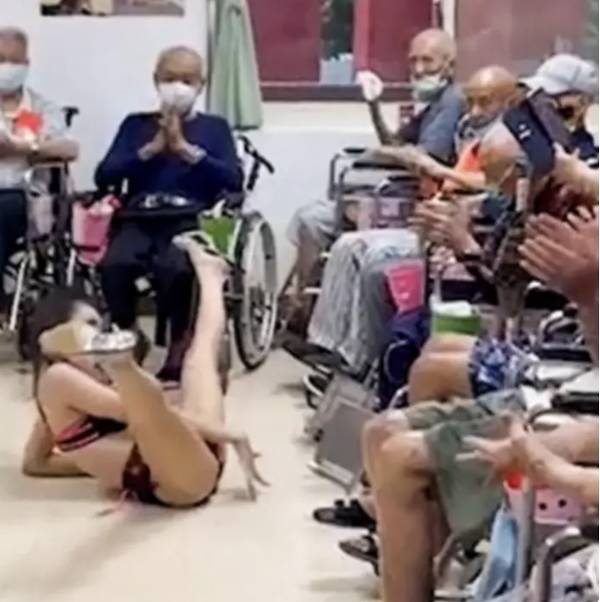 Veteran Retirement Home Organized A Stripper Show For Its Residents