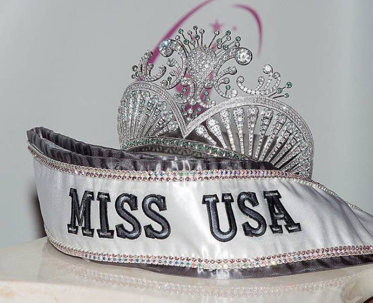 “Miss America” Contestants From 50 States Dressed In Their “State Costume”