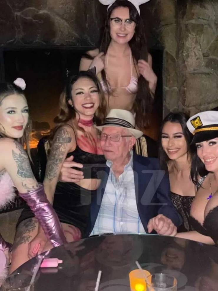 American Grandpa Celebrates His 100th Birthday In A Strip Club