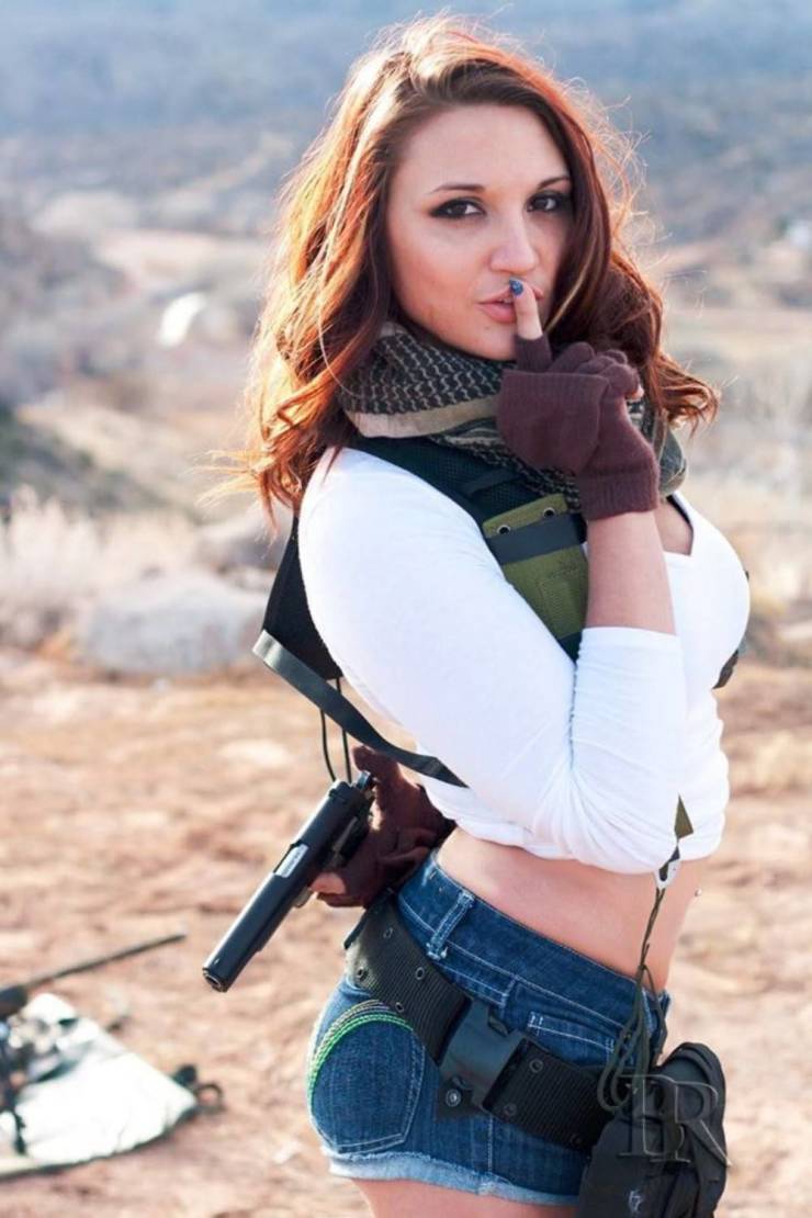 Sexy Girls With Some Serious Firearms