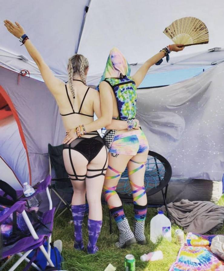 Sexy Girls At Music Festivals