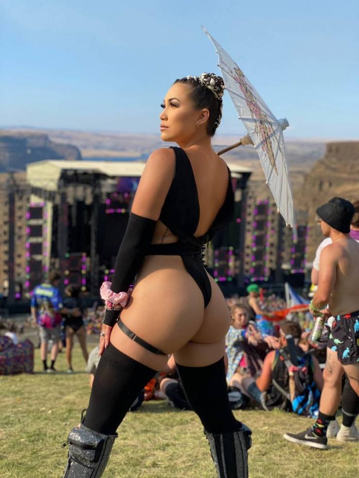 Sexy Music Festival Girls!