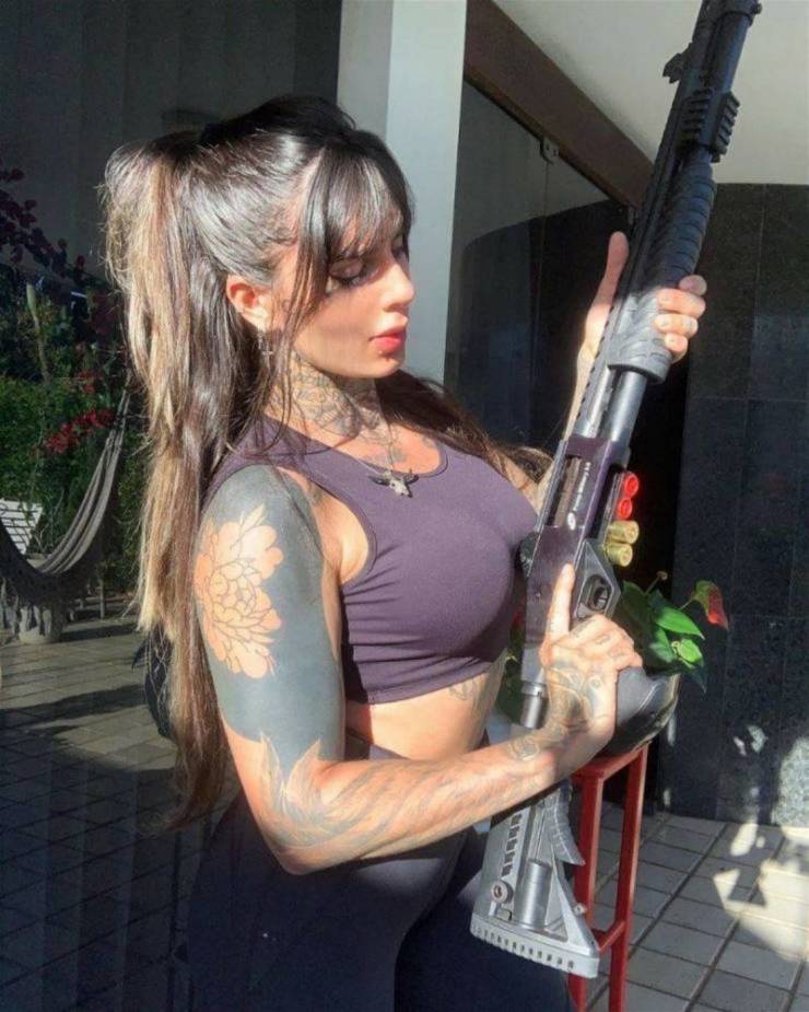 Big Guns And Sexy Girls