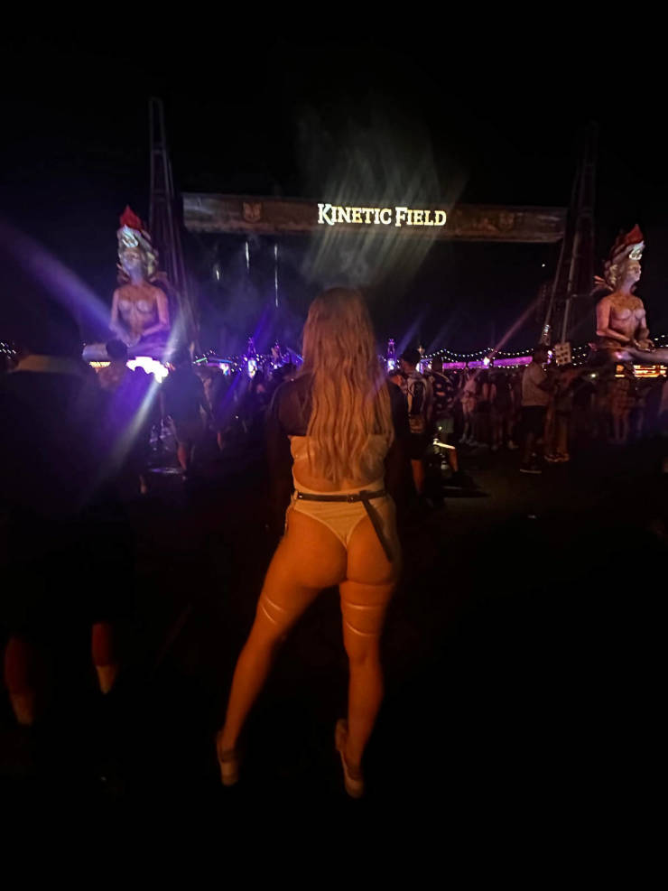 Sexy Girls At Music Festivals