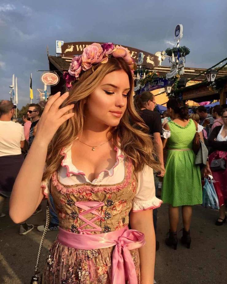 Sexy Women In Dirndls – October Festival Edition