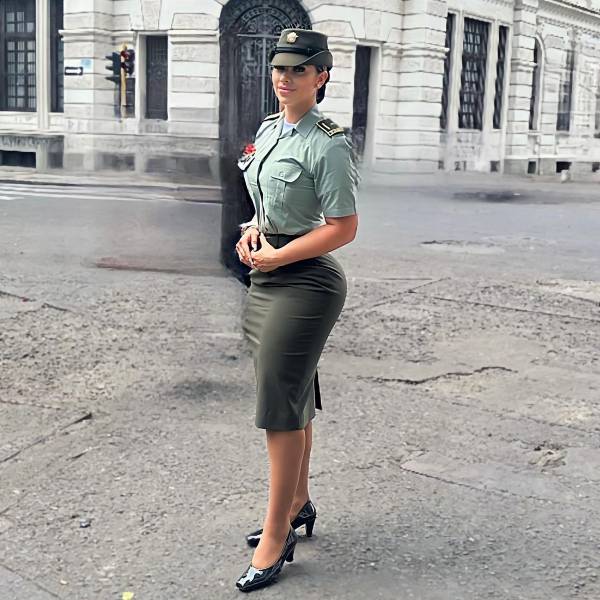 The Sexiest Policewoman From Colombia