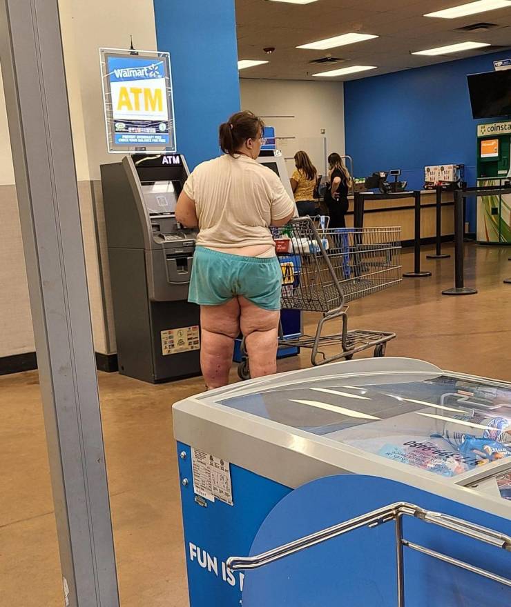 “Walmart” Customers Are Wild…