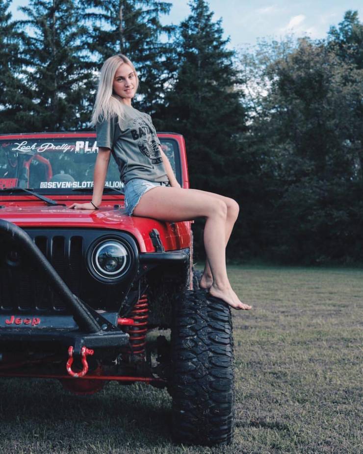 Cute Girls And Brutal Jeeps