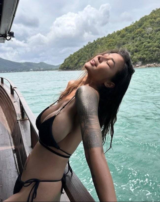 The Beauty Of Side Boobs