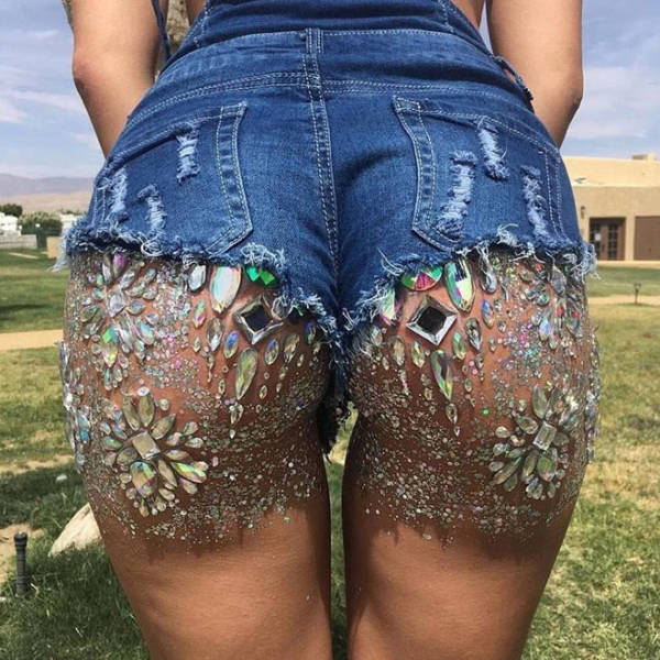 Glitter Butts: The Weirdest Instagram Trend Lighting Up Your Feed