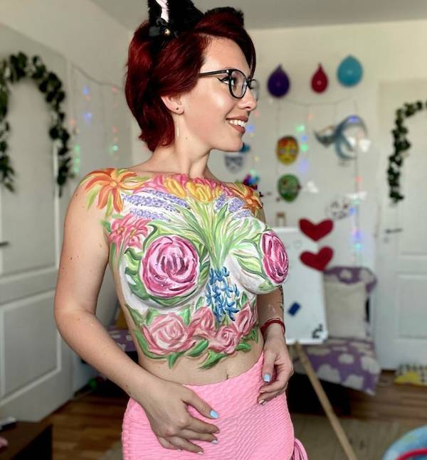 Kristine Maia Transforms Her Body Into A Living Work Of Art